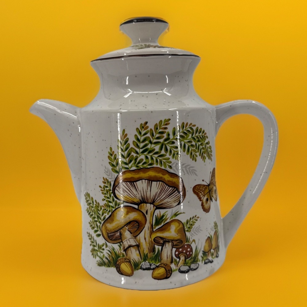 Enesco Mushrooms And Butterfly Tea Pot 1970's Ceramic Vintage Retro 7.75"‎ Tall